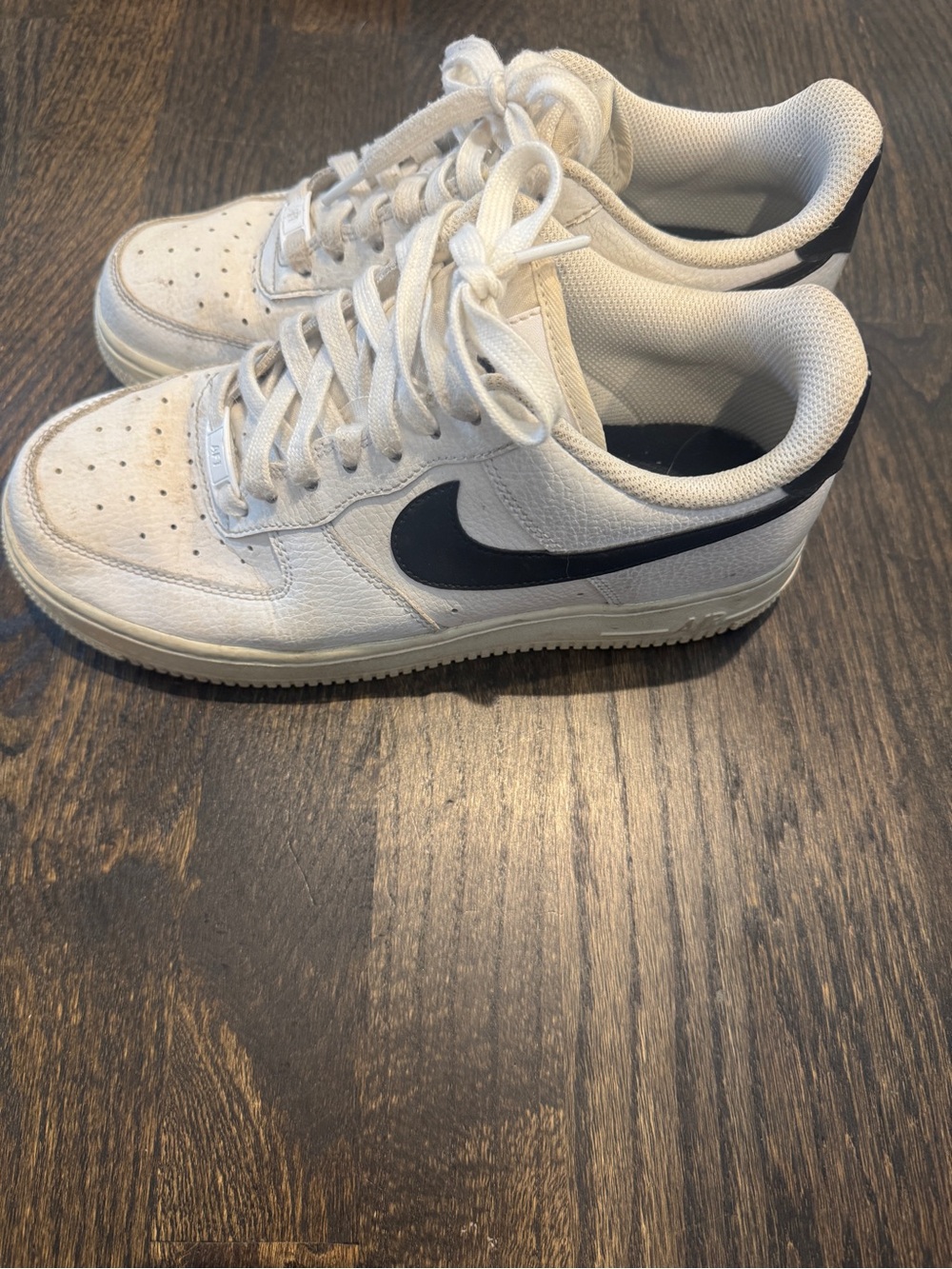 Nike White and Black Low-Top Sneakers